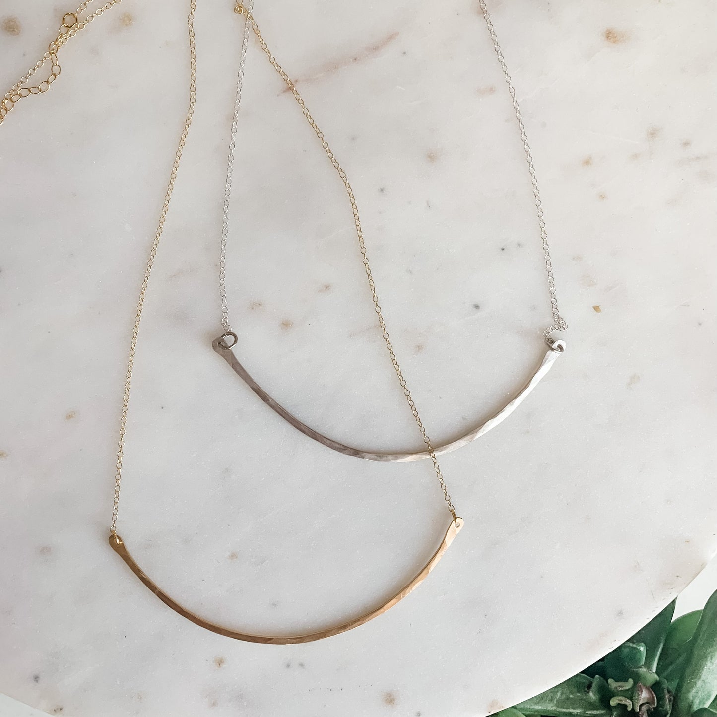 Hammered Curved Bar Layering Dainty Necklace