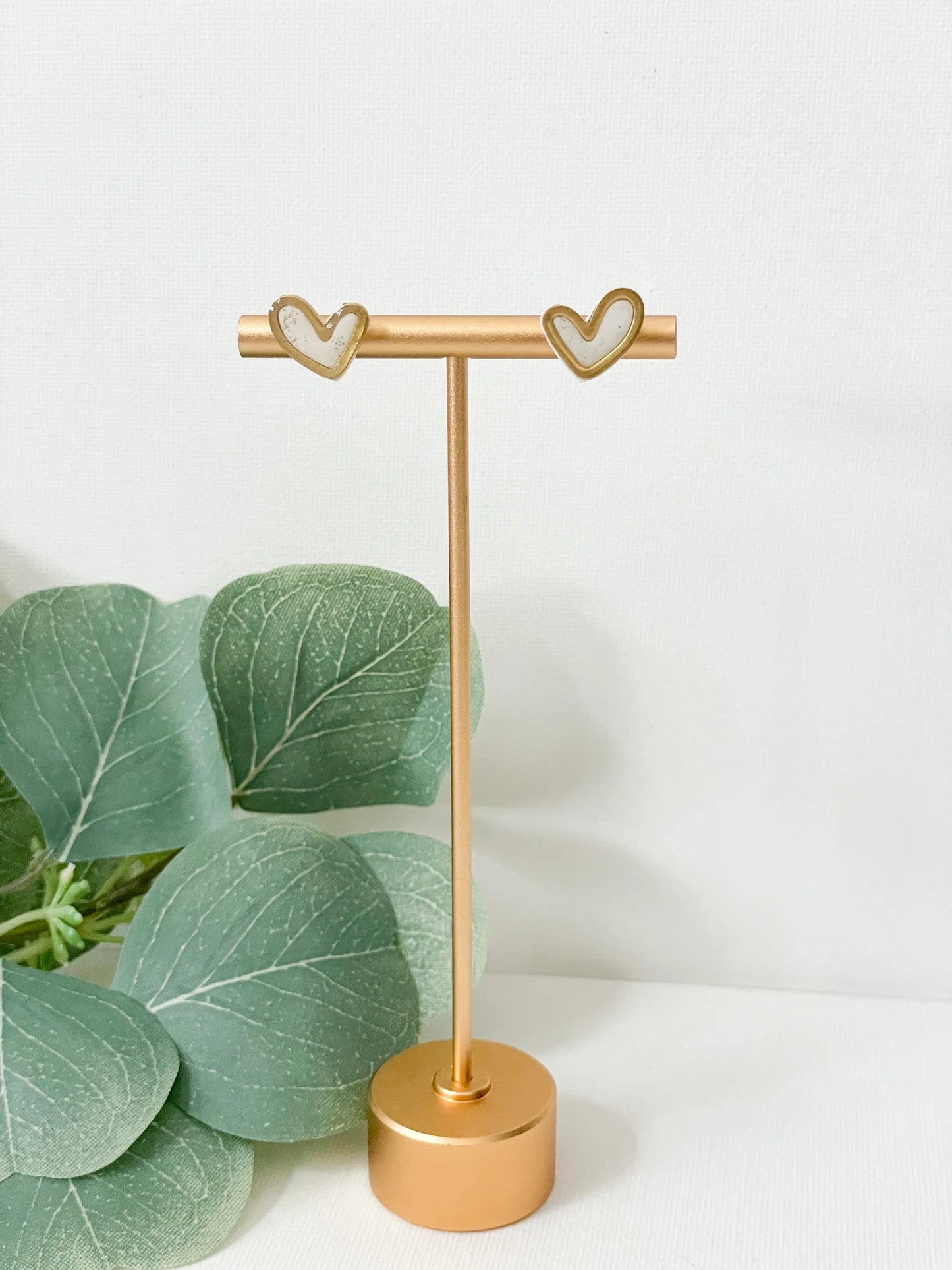 Hope clay Gold-rimmed heart studs