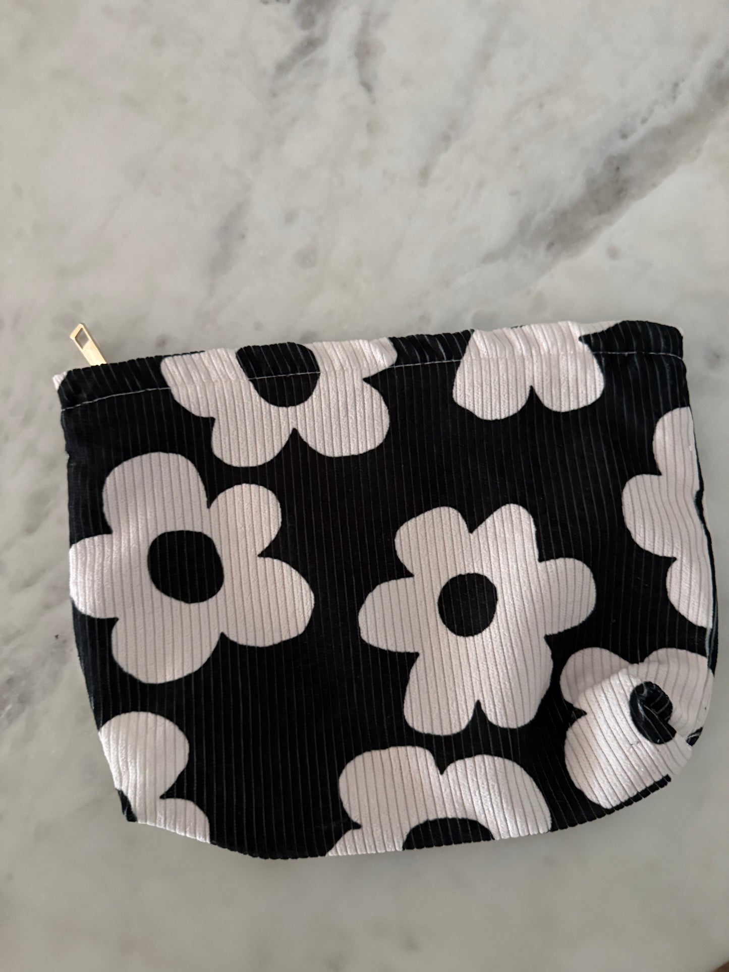 Zipper pouch